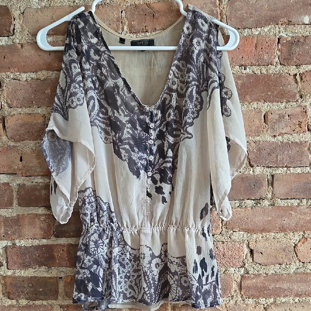 Chic Women's Top in Black and Cream by Guess